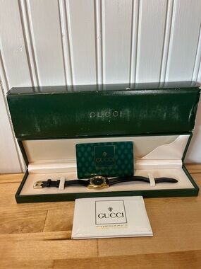 Gucci Vintage Ladies Watch 5100 L